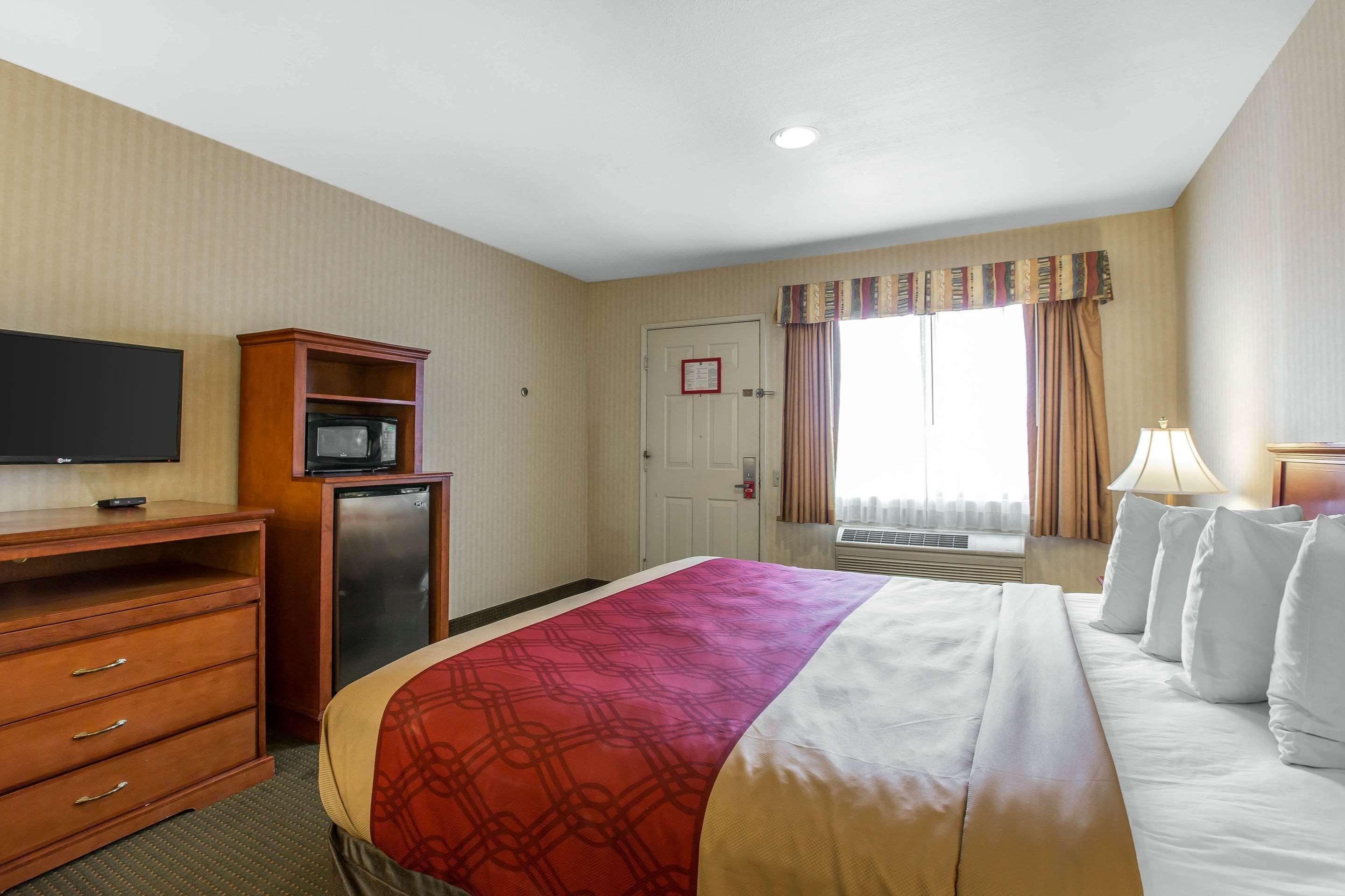 Econo Lodge Inn & Suites Riverside - Corona Dış mekan fotoğraf