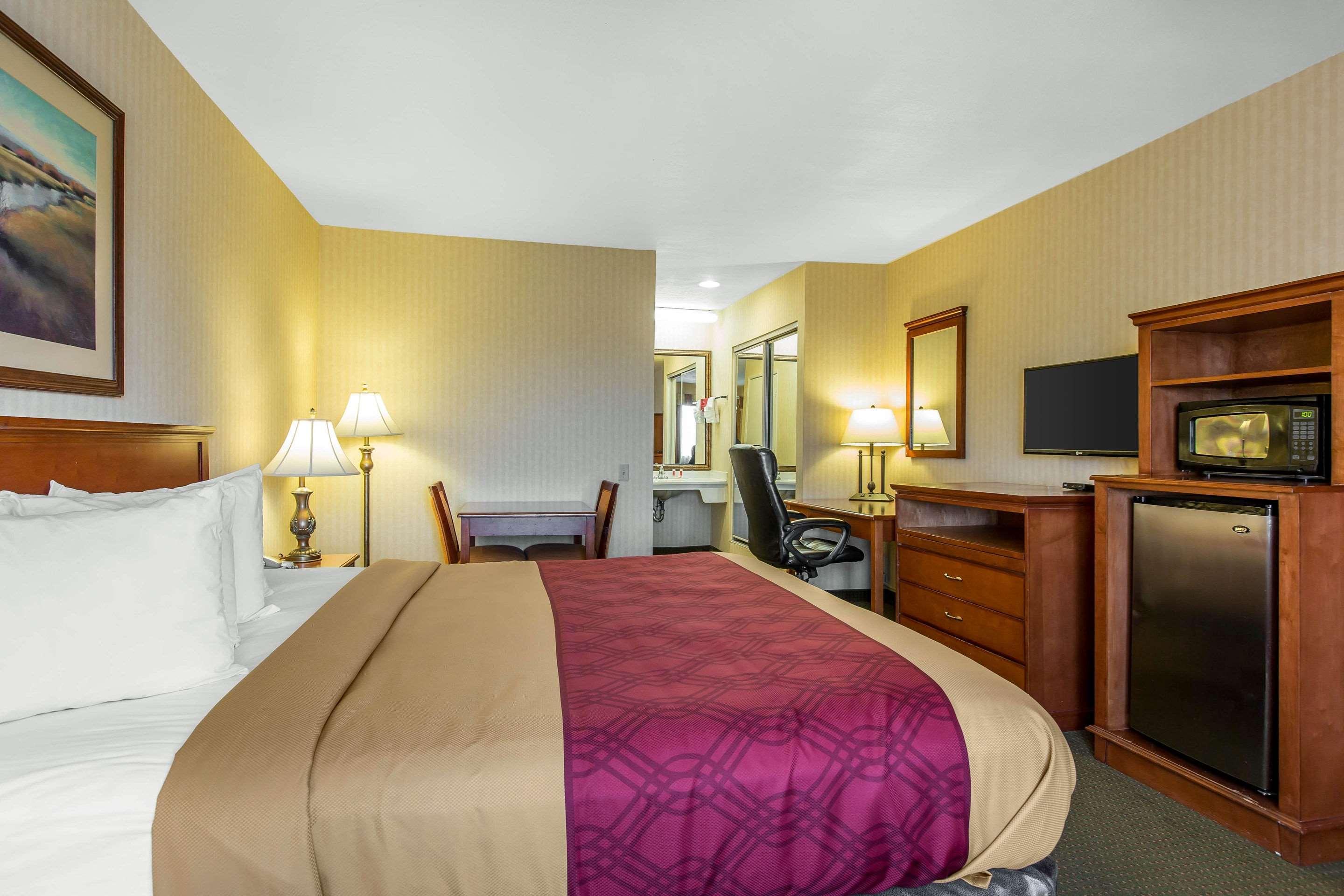 Econo Lodge Inn & Suites Riverside - Corona Dış mekan fotoğraf