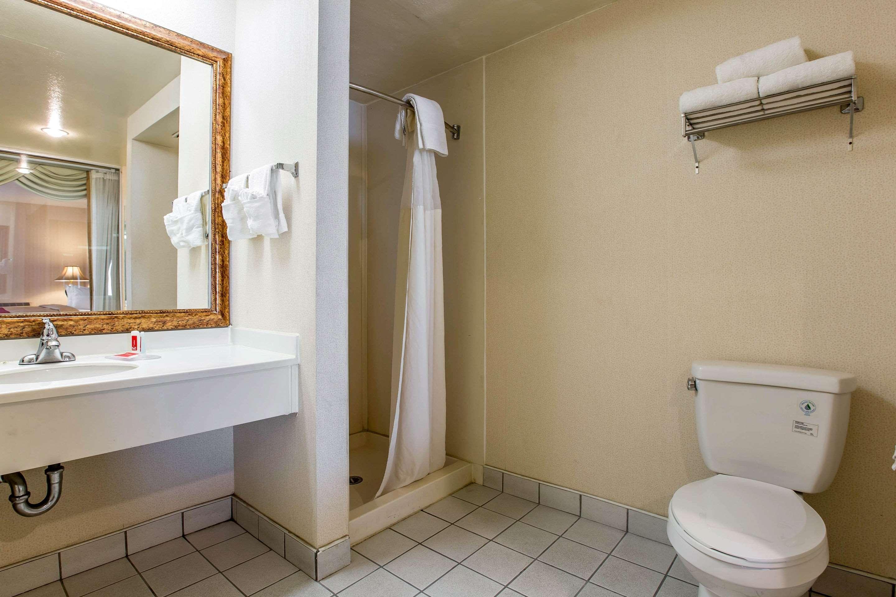 Econo Lodge Inn & Suites Riverside - Corona Dış mekan fotoğraf