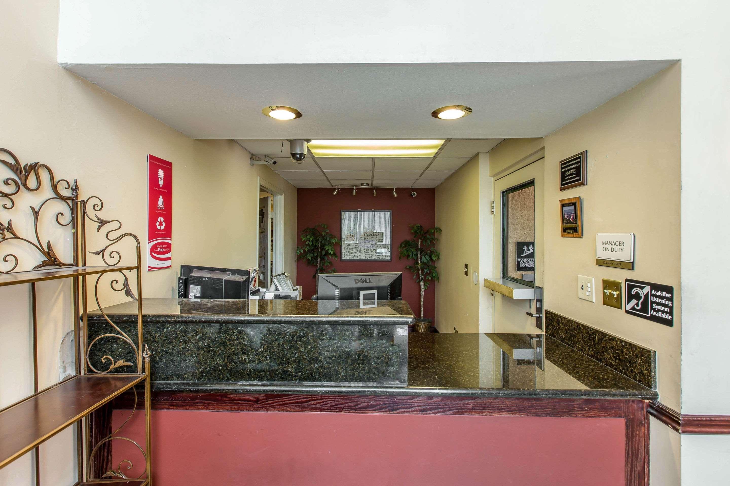 Econo Lodge Inn & Suites Riverside - Corona Dış mekan fotoğraf