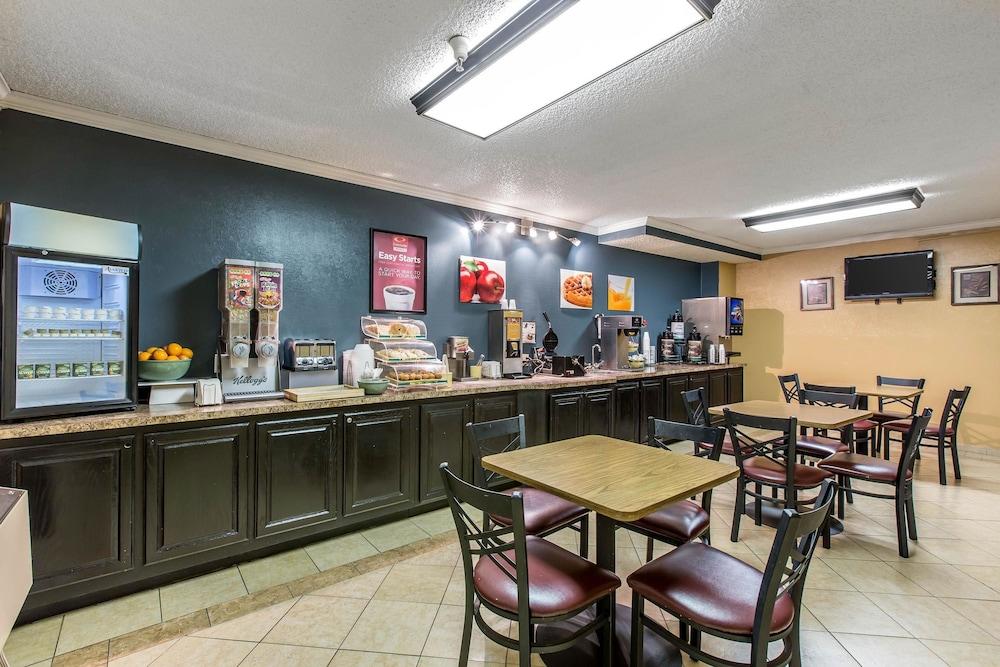 Econo Lodge Inn & Suites Riverside - Corona Dış mekan fotoğraf